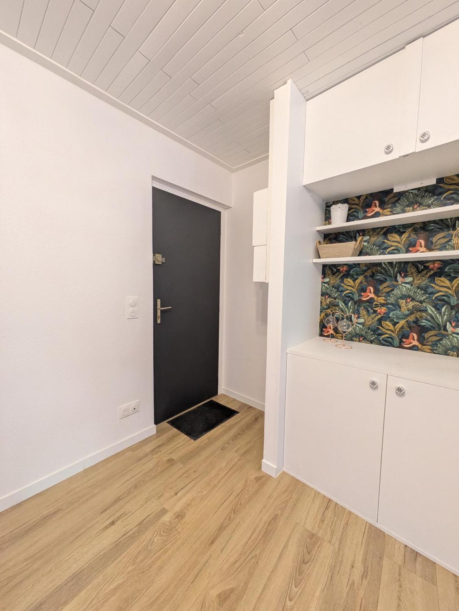 Sous La Tour Apartman Poligny  Kültér fotó