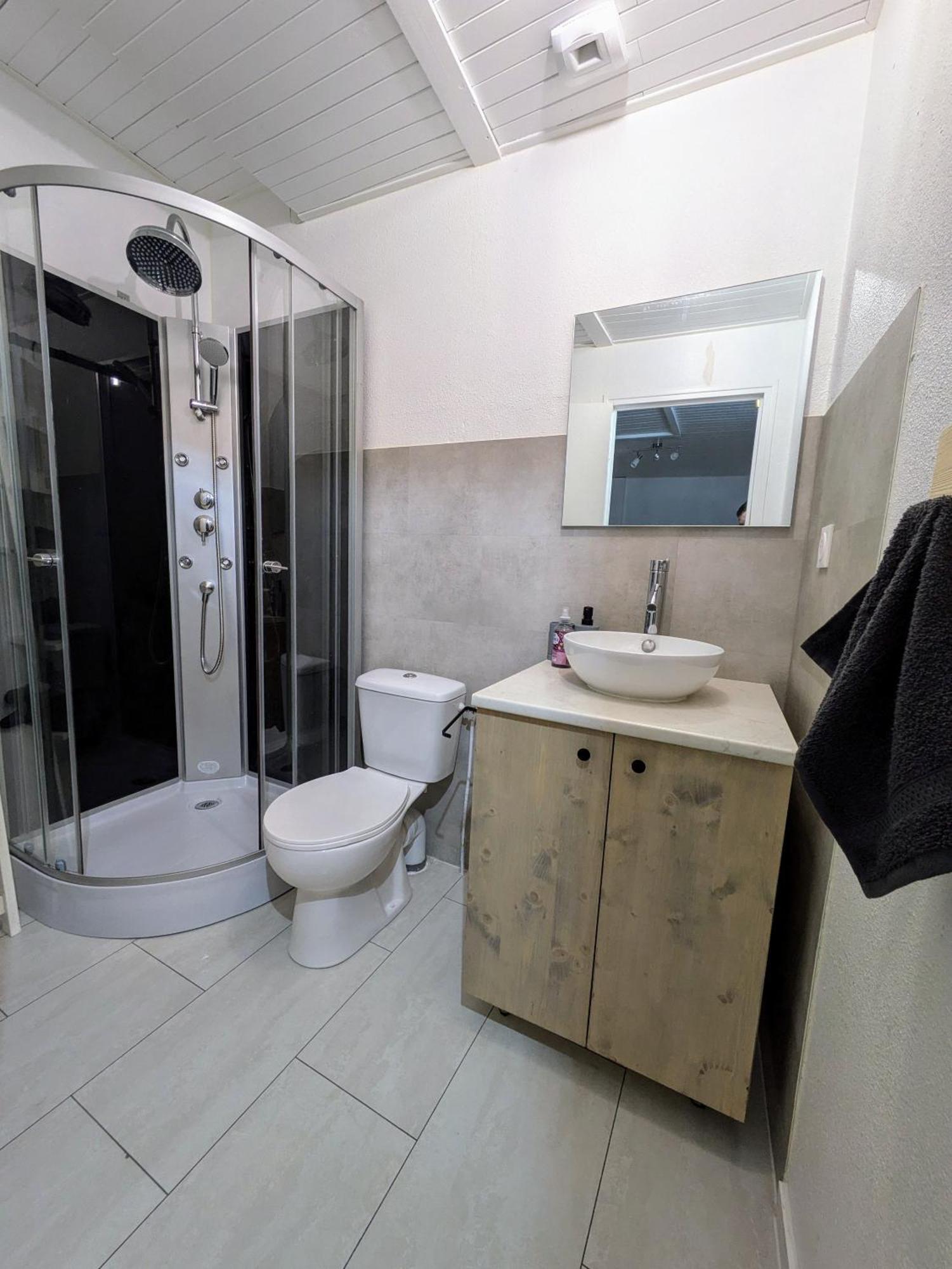 Sous La Tour Apartman Poligny  Kültér fotó