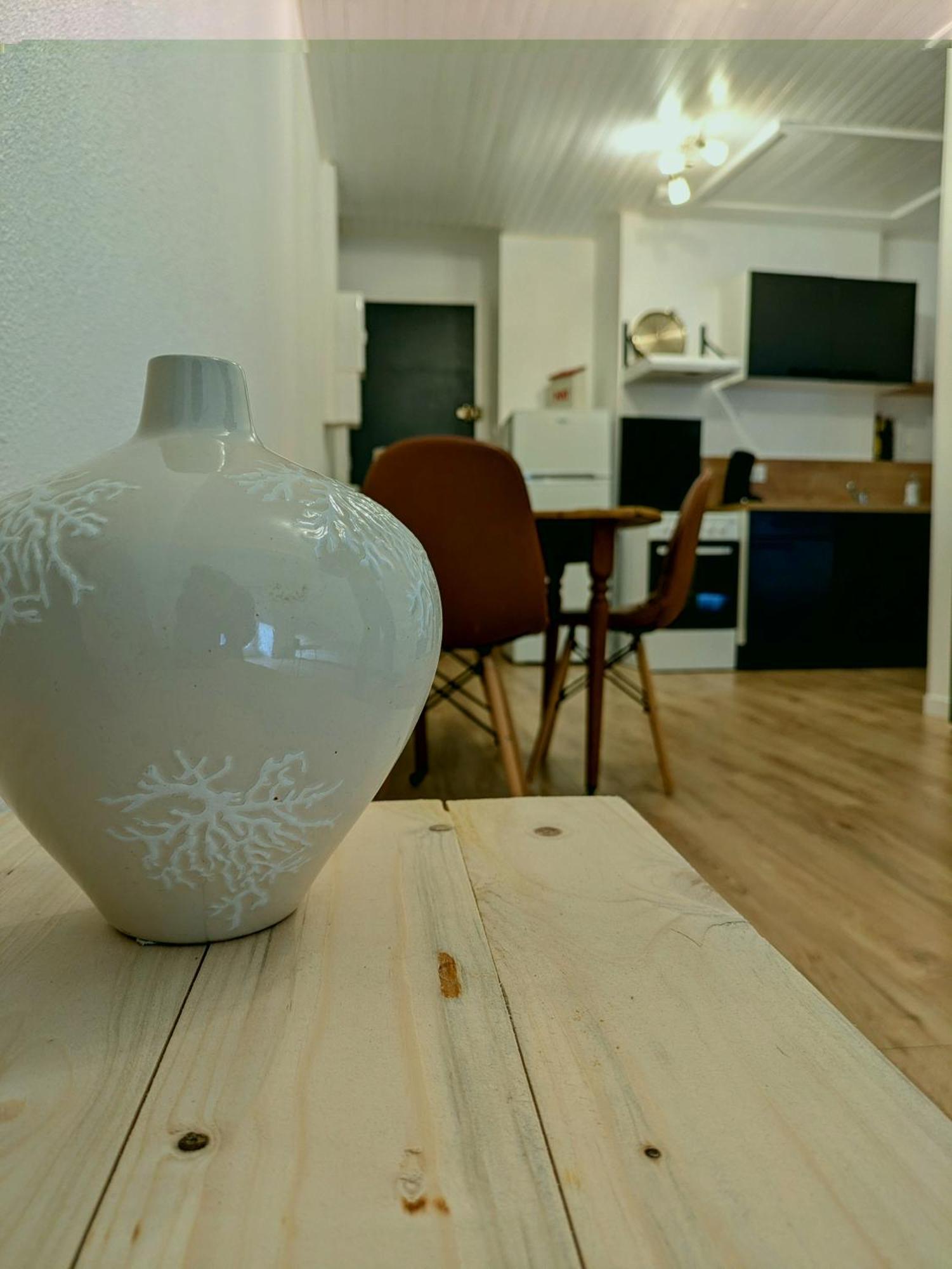 Sous La Tour Apartman Poligny  Kültér fotó